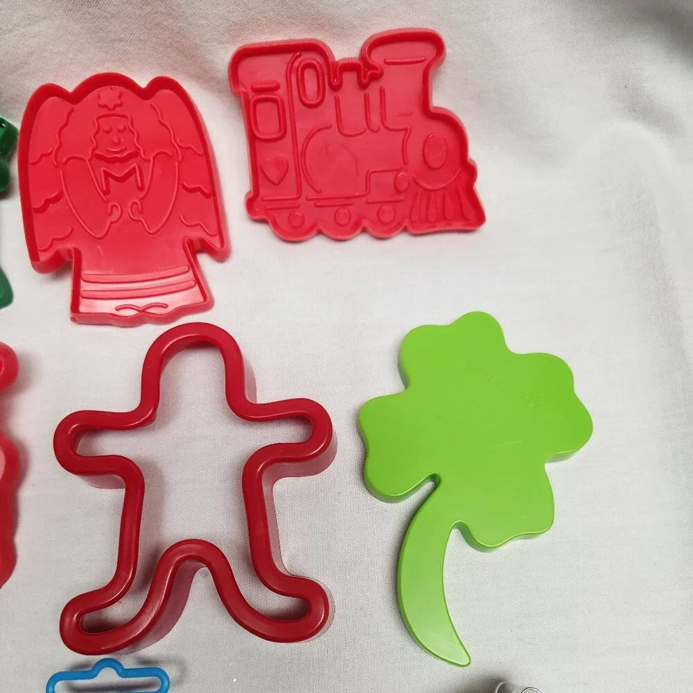 Vintage Cookie Cutters - Lot of 25